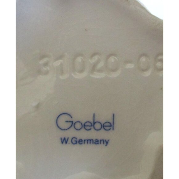 Goebel Persian Cat Kitten Porcelain Vintage Figurine -  Cat Lady Person Lover - Picture 6 of 6